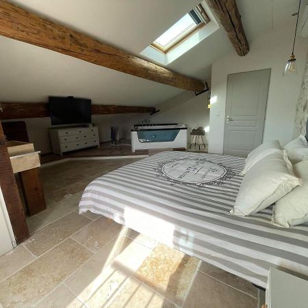 Appartement de charme Sud Luberon classé 4 étoiles Puyvert Exterior foto